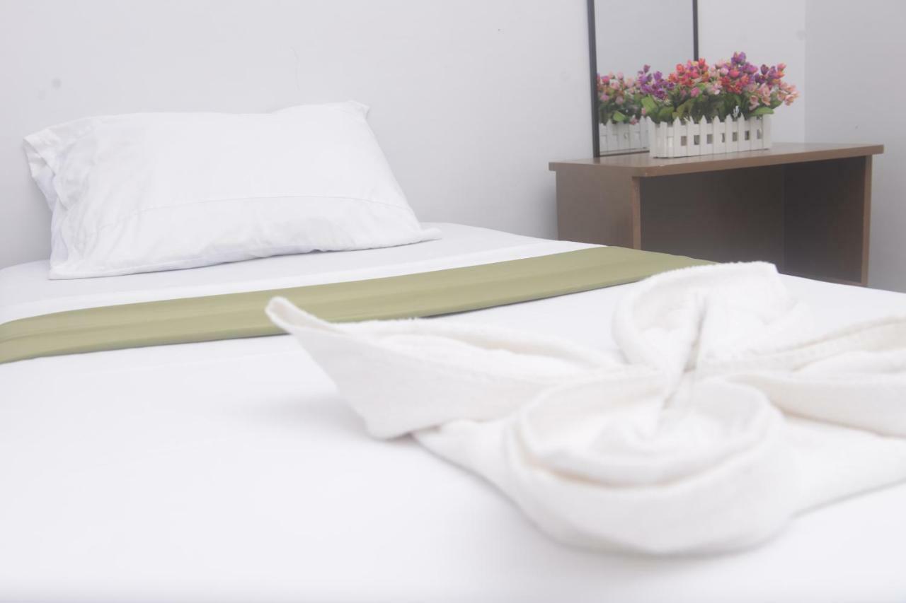 Mt Moriah Inn And Resto Озамис Екстериор снимка