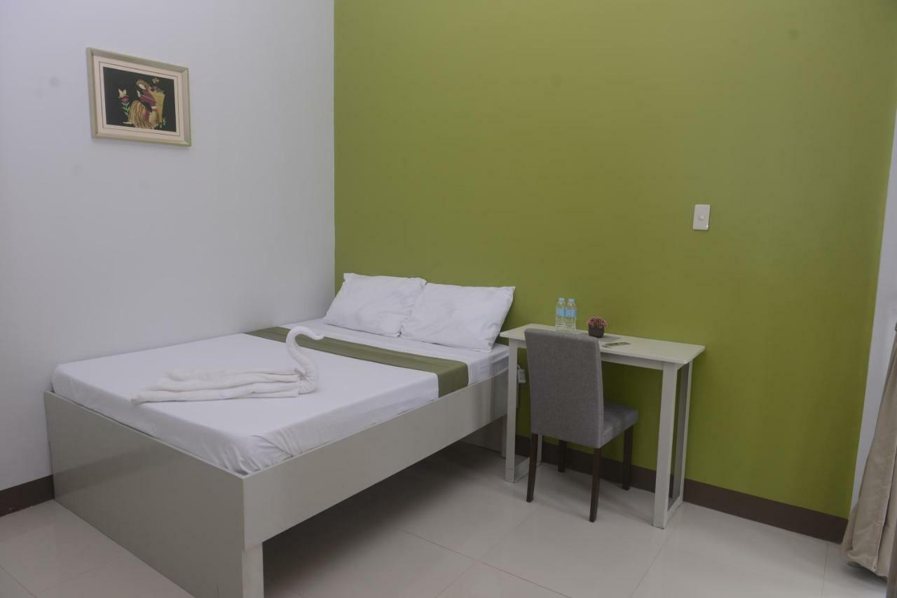Mt Moriah Inn And Resto Озамис Екстериор снимка