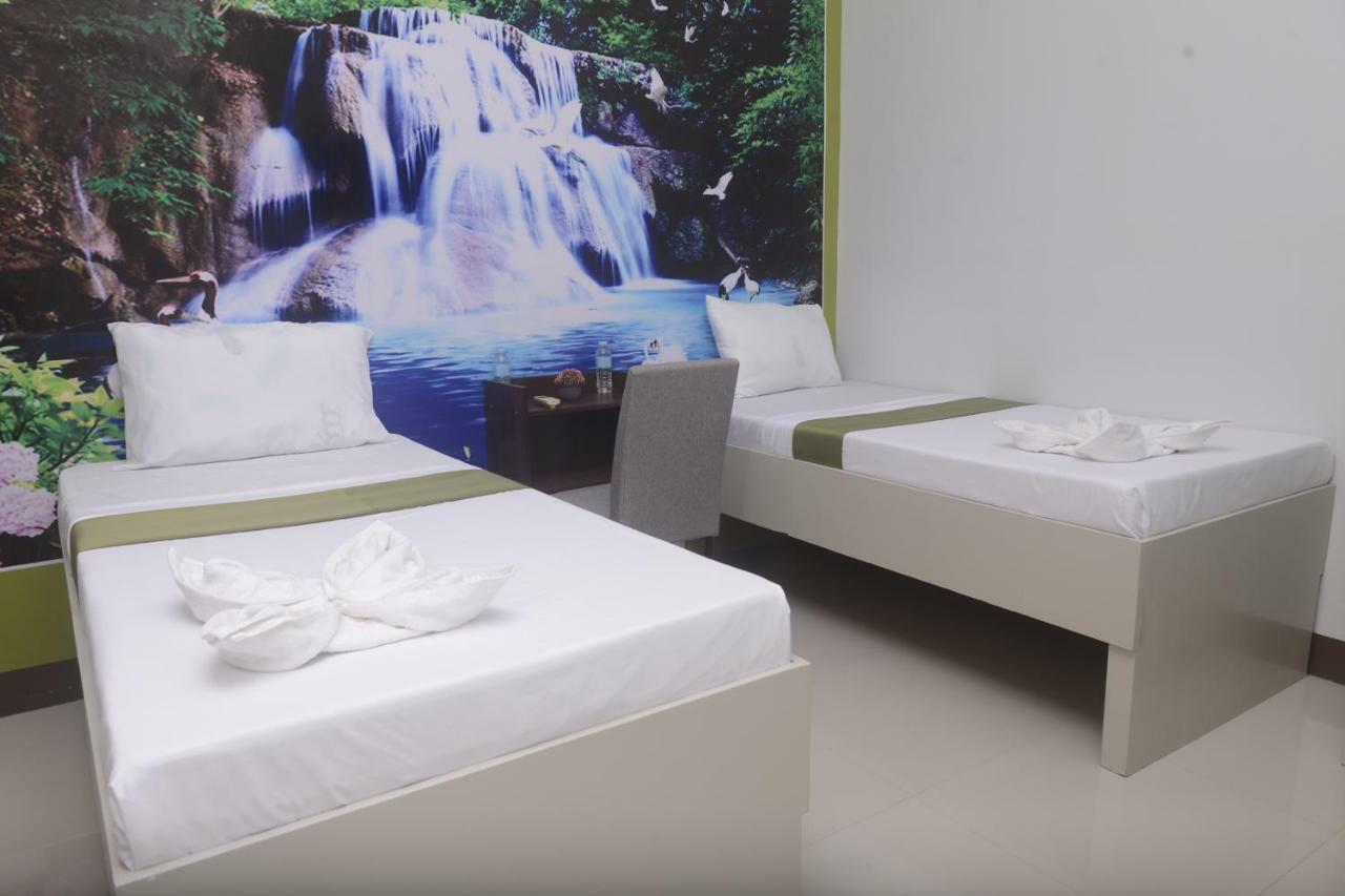 Mt Moriah Inn And Resto Озамис Екстериор снимка
