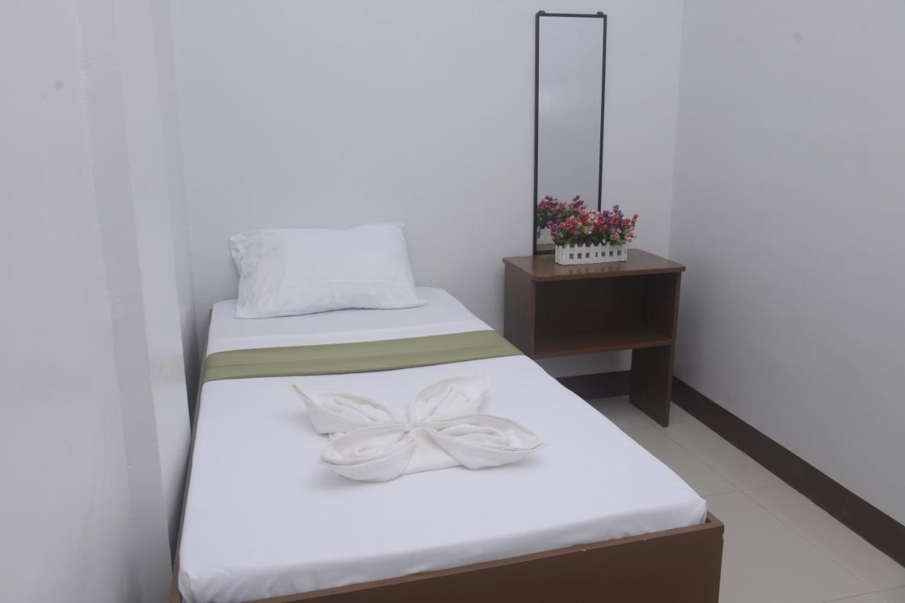 Mt Moriah Inn And Resto Озамис Екстериор снимка